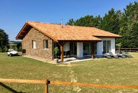 Gite A Bardos Pyrenees Atlantiques La Bergerie Gites De France Bearn Pays Basque Gite Gite De France Maison Style