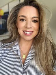 Today is my 40th Birthday. I spent my 30's being a wife, becoming a mother,  getting divorced, and learning invaluable lessons along the way. Surround  yourself with people who want to see