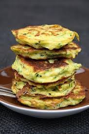 Schnelle Zucchinipuffer Mit Kichererbsenmehl Und Chili Mayo Dip Ein Einfach Zubereitetes Low Carb Gemusegeri Rezepte Kichererbsenmehl Rezepte Kichererbsenmehl