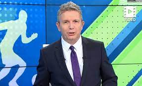 Erdogan arikan,yalcin cetin,guven goktas ve okay karaca ile birlikte 1994 yilinda ortaya cikmis ve yalcinla birlikte trtde kalmayi tercih etmistir. Erdogan Arikan Dan Objektif Yayincilik Dersi Son Daki