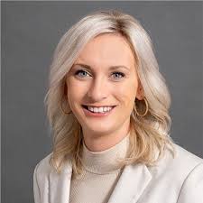 Sharon Felt's Instagram, Twitter & Facebook