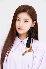 今回はまずeverglowについてまだまだ知らない事が沢山あるかと思います。 190825 #왕이런 #王怡人 #이런 #yiren #イロン #에버글로우 #everglow #エバーグロウ. Yh On Twitter Everglow ì—ë²„ê¸€ë¡œìš° ì´ëŸ° Yiren Debut Photo Arrival Of Everglow ë´‰ë´‰ì‡¼ì½œë¼ Yuehua