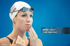 30 Beck In Joyce Photos & High Res Pictures