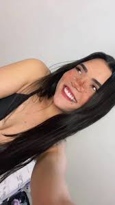 Alida Kelly (@alidakrocha_)