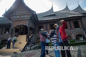 Jadwal imsak, subuh, terbit, duha, zuhur, asar, magrib, isya. Taman Mini Indonesia Indah Buka Kembali Republika Online