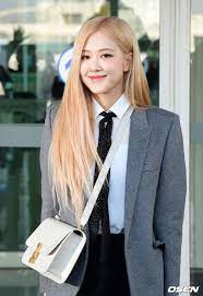 Rosé trained at yg entertainment for four years before her announcement as a member of blackpink in june 2016. 7 Blackpink Rose Airport Outfit Blazer To Paris 26 January 2020