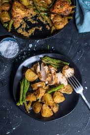 Honig Senf Hahnchen Pfanne Mit Bohnen Und Kartoffeln Knusperstubchen Rezept Fleischrezepte Kalorienarmes Essen Hahnchen Pfanne