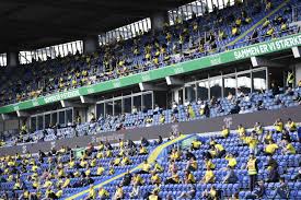 Maybe you would like to learn more about one of these? Fussball Trotz Corona 3000 Zuschauer Beim Spiel Brondby If Gegen Fc Kopenhagen Im Stadion