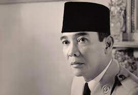 Ir soekarno adalah presiden pertama republik indonesia. Biografi Ir Soekarno Dalam Bahasa Inggris Singkat Dan Artinya Bahasa Inggris Xyz