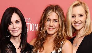 Lisa valerie kudrow (/ ˈ k uː d r oʊ /; Jennifer Aniston Courteney Cox Shower Lisa Kudrow With Praises On 58th Birthday Recents World