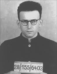 HANS CORBAT „UNSERER ENTWiCKLUNG STEHT ER fEiNDSELiG GEGENUBER.“