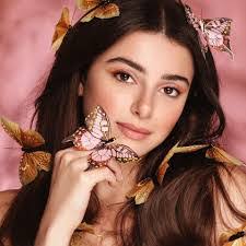 Tina Saleh's Instagram, Twitter & Facebook