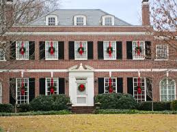 Exterior Christmas Decorating Ideas Porches And Patios For Small Spaces Outdoor Christmas Decorations Elegant Christmas Decor Christmas Wreaths For Windows