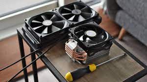 El disipador de la CPU un elemento o pieza cuya misión es extraer el calor que genera el procesador. Cuando hablamos de disip