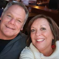 Who offers Sunday brunch in Waynesville, NC?