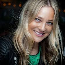 Shana Berry's Instagram, Twitter & Facebook