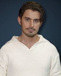 American Dresser (2018)