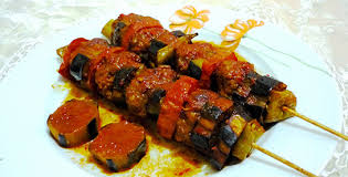 Lezzetli bir yemek olan patlıcan kebabı malzemeleri ve tarifinin yer aldığı sayfamız. Patlican Kebabi Tarifi Ve Malzemeleri Kebap Gen Tr