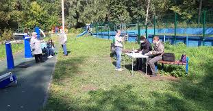 В соцсетях появилась информация, что голосование на пеньках замечено также в брянской области и в ульяновском селе комаровка. Golosovanie Na Penke Prodolzhaetsya