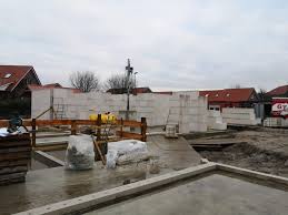 Das haus am königsmoor ist ein privat von der familie hust geführtes altenheim und pflegeheim, mit einer tagespflege und bietet einen eigenen lieferservice essen auf rädern, in oyten bei bremen an. Grundsteinlegung Haus Am Weidenweg Am 8 Dezember 2020 Haus Am Weidenweg