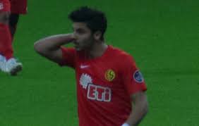 Trabzonspor'un eskişehirspor'dan transfer ettiği aytaç kara, bordo mavili takımın manisa'daki kampına katıldı. Trabzonspor In Talks With Eskisehirspor Over Aytac Kara Transfer