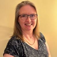 Heather Hebb's Instagram, Twitter & Facebook