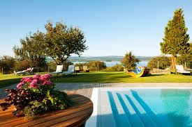 Der Geheimtipp Am Bodensee Ihr Urlaub Ist Uns Eine Herzensangelegenheit Willkommen Auf Der Halbinsel Bodensee Hotel Bodensee Urlaub Bodensee Ferienwohnung