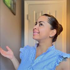 Who can bake a funfetti cake for a party of 25-30 people