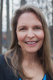 Cindy Lear's Instagram, Twitter & Facebook