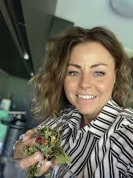 Sandra Steger's Instagram, Twitter & Facebook