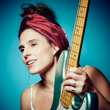 Color or Black&White • ? Photo by https://jazz-faces.de/ #kingaglyk  #blackandwhite #color #bassandme #fender #photoshoot #whatdoyouthink