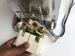 Consumer research led designers to add a bit more™ browning and the auto lift and look™ features. Teardown Breville Toaster Ifixit