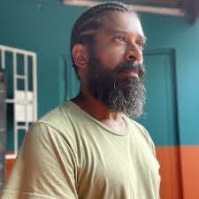 Armando Simmons's Instagram, Twitter & Facebook