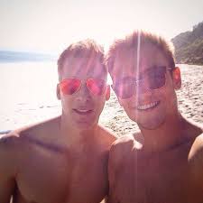 His siblings are tonia daley, william daley , and ben daley. Relive Tom Daley And Dustin Lance Black S Love Story Through Their Snaps Lance Black Tom Daley Dustin Lance