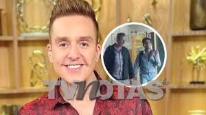 Daniel Bisogno tiene nuevo 'muñeco'; es arquitecto ¡y 24 años más joven que  él!