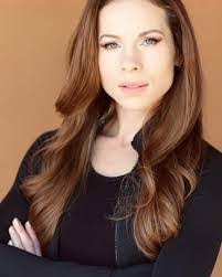 Deanna Maye's Instagram, Twitter & Facebook