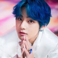 V Bts Boy With Luv 4k 3840x2160 Wallpaper Taehyung Bts Boys Bts Taehyung