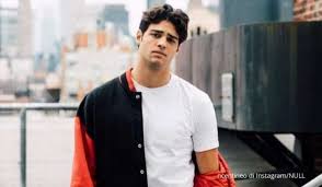 (cnn) noah centineo is hitting the gym to prep for his next role. Noah Centineo To All The Boys I Ve Loved Before Gabung Di Film Black Adam