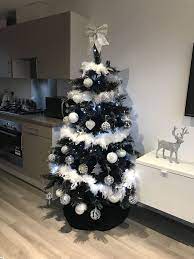 White And Black Feather Tree Black Xmas Tree Christmas Tree Pictures Black Christmas Tree Decorations