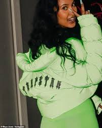 Apr 26, 2021 · maya jama shared a photo on instagram: Maya Jama Puts Famous Curves On Full Display In Lime Green Cycling Shorts And Midriff Baring Top Daily Mail Online