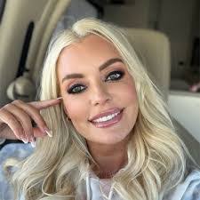 Danielle Lillywhite's Instagram, Twitter & Facebook