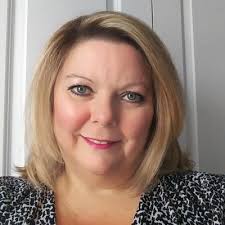 Paula Talbot (@beelievr)