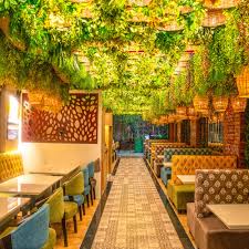 Local Diners & Family-Owned Cafés