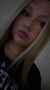 Laurie Jewell's Instagram, Twitter & Facebook