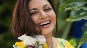 Bhagyashree promises 'soft, smooth skin' with this simple DIY scrub;  experts weigh in