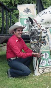 Check spelling or type a new query. Vicente Fernandez On Twitter En El Rancho Los 3 Potrillos Hace Algunos Anos Alimentando Uno De Mis Caballos Https T Co Dzuxug3rh4