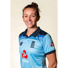 O cão treinado é fundamental para kate, que sofre da síndrome de ehlers danlos. Kate Cross England Cricketer Boyfriend Age Records Photos Birthday And More India Fantasy