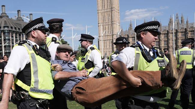 At least 532 people arrested at London protests against ban on Palestine  Action | ITV News London