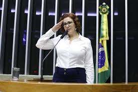 A proposta de zambelli determina a cassação imediata do mandato em caso de positivo para o cosumo de drogas ilícitas. Carla Zambelli Fala Sobre Crise Do Psl Em Live Do Congresso Em Foco Assista Congresso Em Foco