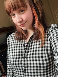 Felt bleh about the way I looked, so I cut a fringe 😌